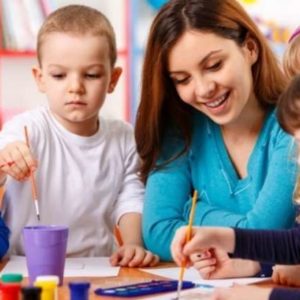 В одній з областів помічники вихователів отримуватимуть 40% премії