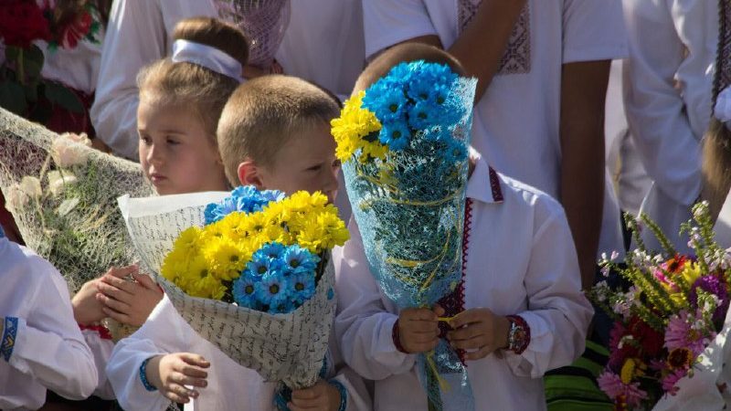 Коли у школах пролунає останній дзвоник у 2025 році: дати по регіонах