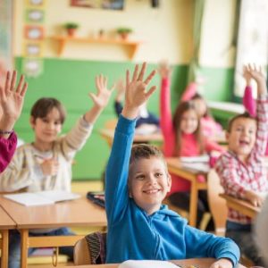 “Невже така недовіра до вчителів?” Українці підтримали ідею відмовитись від шкільних фотозвітів